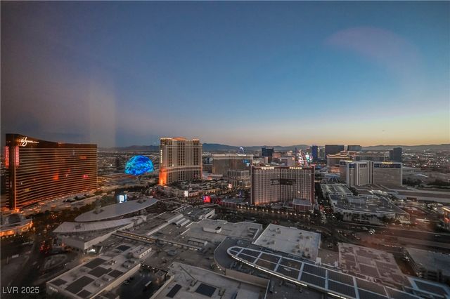 2000 FASHION SHOW Drive 5428, Las Vegas, NV 89109