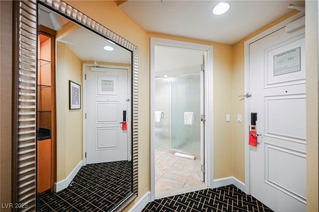 2000 FASHION SHOW Drive 5428, Las Vegas, NV 89109