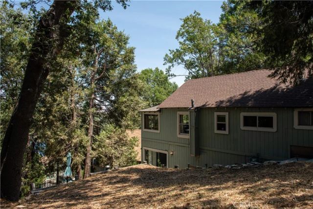 29196 Lake Brook Avenue, Cedar Glen, CA 92321