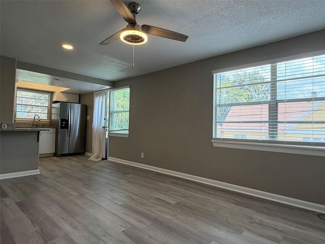 101 W LEMON STREET 3, Tarpon Springs, FL 34689
