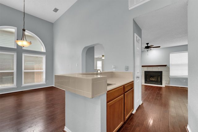 340 Clayton Street, Grand Prairie, TX 75052