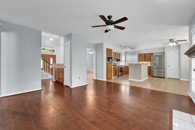 340 Clayton Street, Grand Prairie, TX 75052