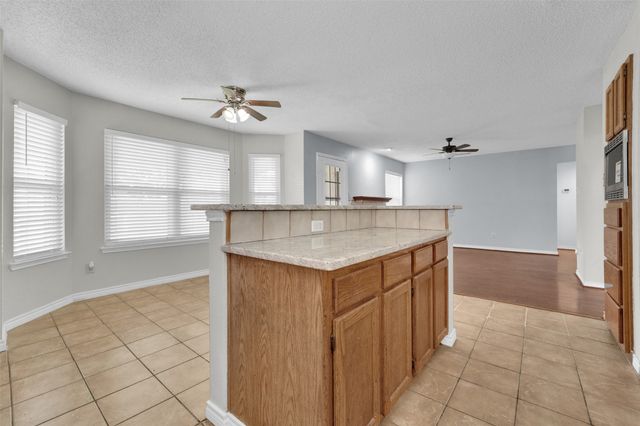 340 Clayton Street, Grand Prairie, TX 75052