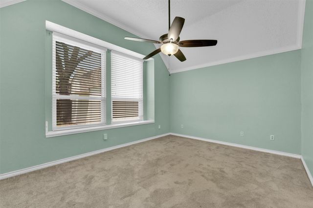 340 Clayton Street, Grand Prairie, TX 75052