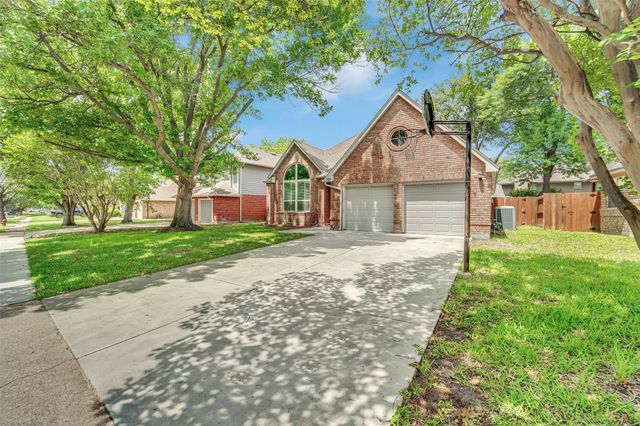 340 Clayton Street, Grand Prairie, TX 75052