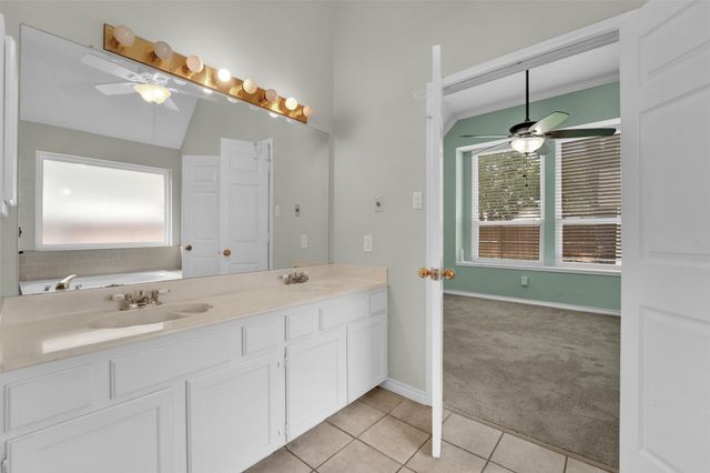 340 Clayton Street, Grand Prairie, TX 75052