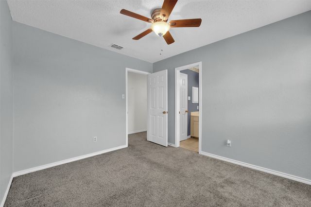340 Clayton Street, Grand Prairie, TX 75052