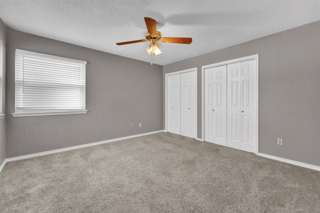 340 Clayton Street, Grand Prairie, TX 75052
