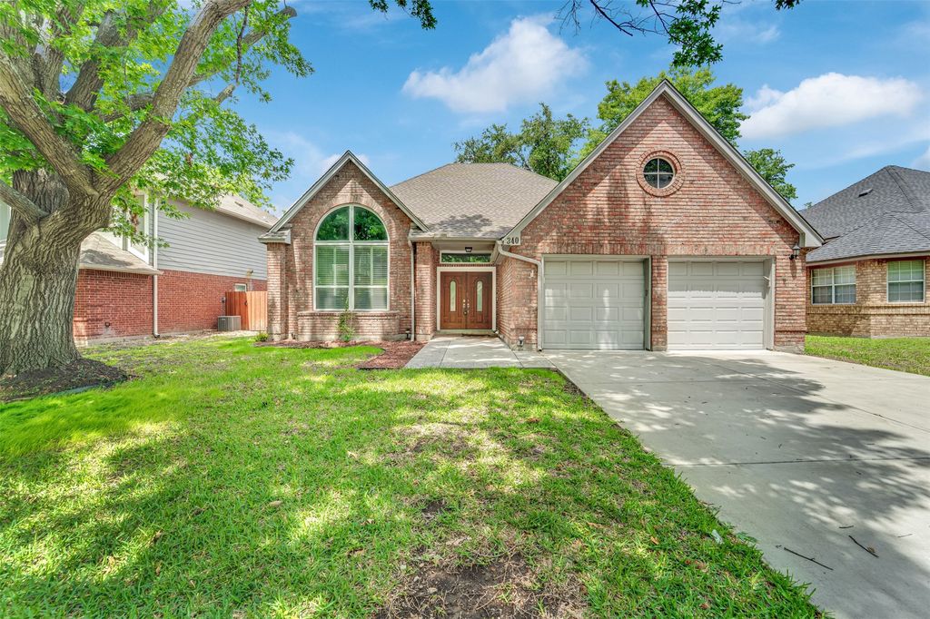 340 Clayton Street, Grand Prairie, TX 75052
