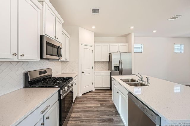 649 Salamander, San Marcos, TX 78666