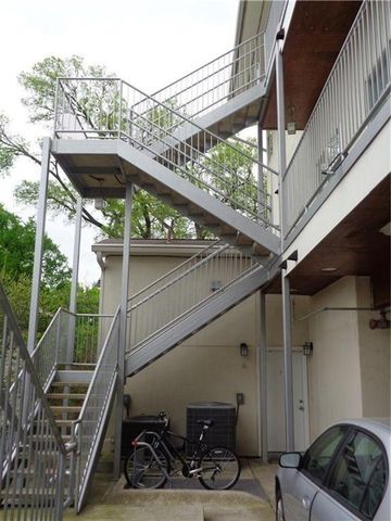 210 E 32nd ST E, Austin, TX 78705