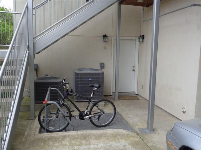 210 E 32nd ST E, Austin, TX 78705