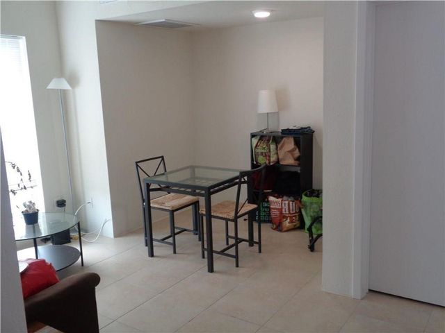 210 E 32nd ST E, Austin, TX 78705