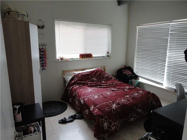 210 E 32nd ST E, Austin, TX 78705