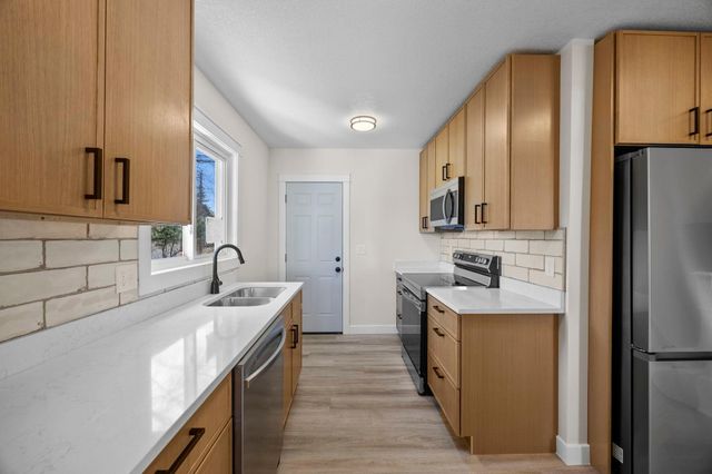 1000 Seminary Avenue, Saint Paul, MN 55104