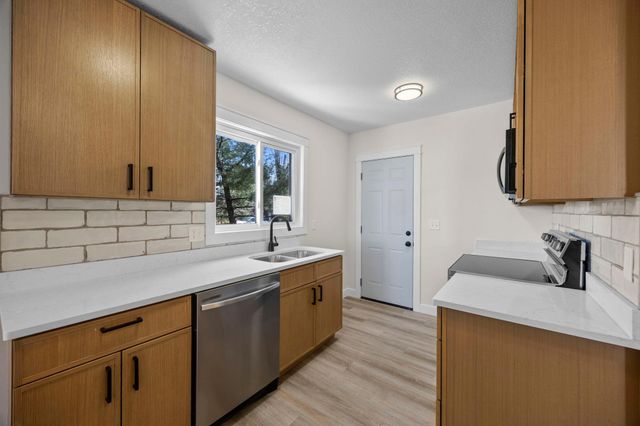 1000 Seminary Avenue, Saint Paul, MN 55104