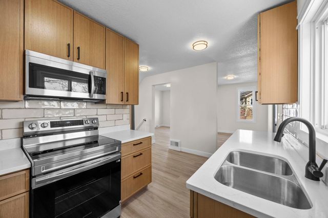 1000 Seminary Avenue, Saint Paul, MN 55104