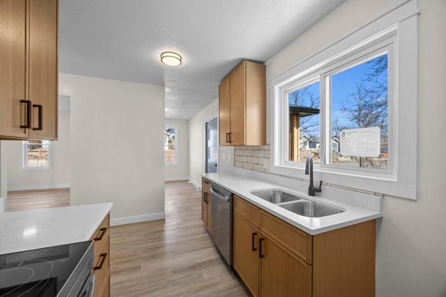 1000 Seminary Avenue, Saint Paul, MN 55104