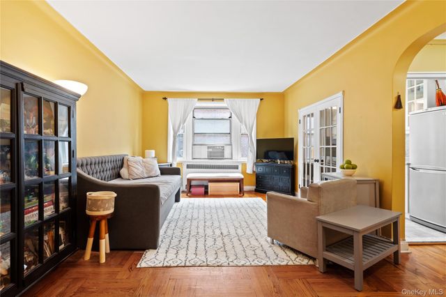 110-31 73rd Road 4N, Forest Hills, NY 11375