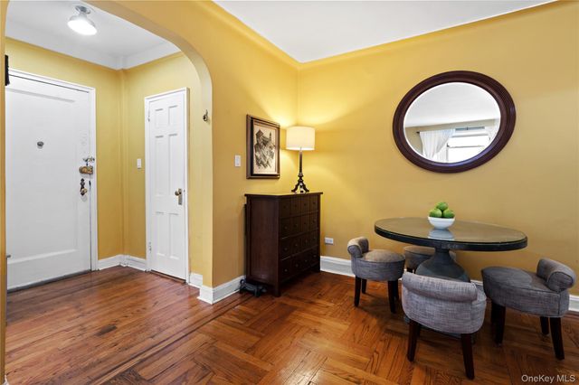 110-31 73rd Road 4N, Forest Hills, NY 11375