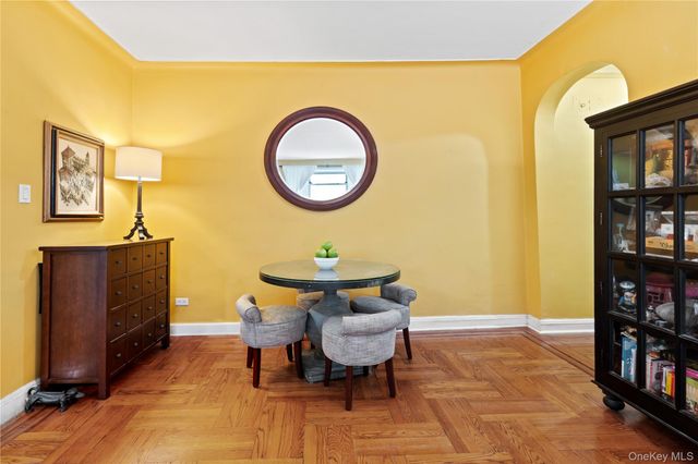 110-31 73rd Road 4N, Forest Hills, NY 11375