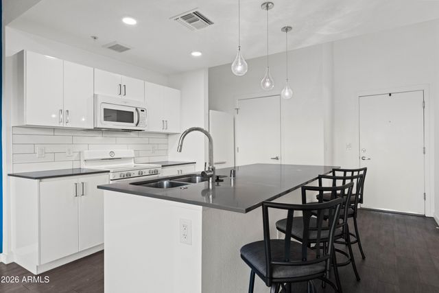 1130 N 2nd Street 210, Phoenix, AZ 85004
