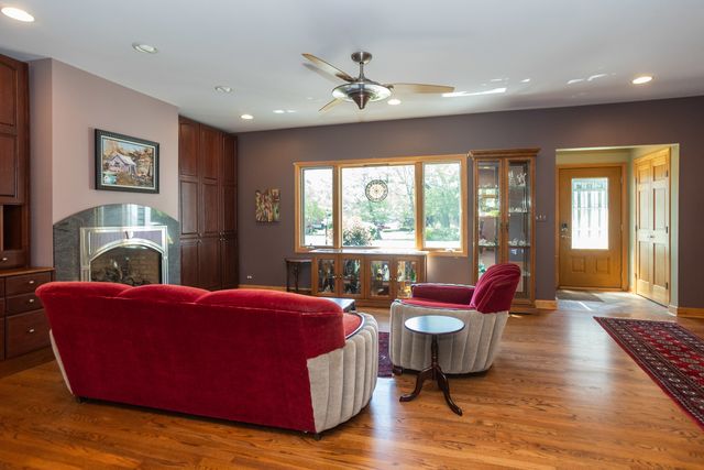 3404 Meadow Lane, Glenview, IL 60025