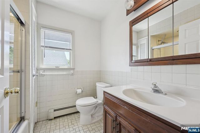 211 Pinelynn Road, Glen Rock, NJ 07452