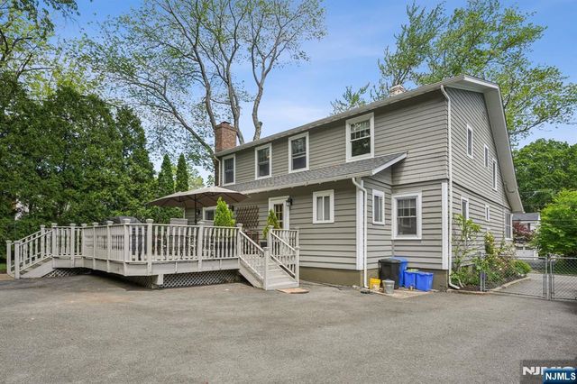 211 Pinelynn Road, Glen Rock, NJ 07452