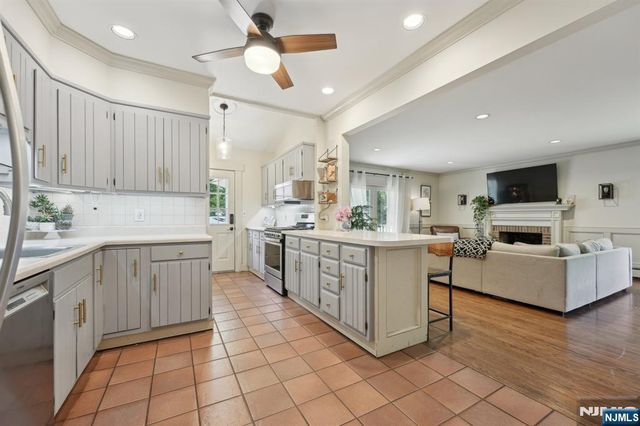 211 Pinelynn Road, Glen Rock, NJ 07452