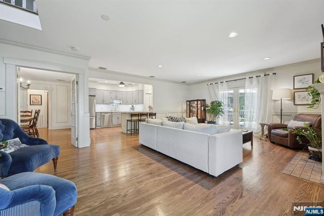211 Pinelynn Road, Glen Rock, NJ 07452