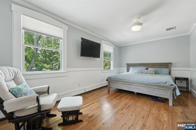 211 Pinelynn Road, Glen Rock, NJ 07452