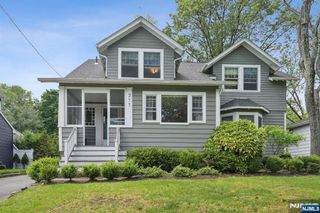 211 Pinelynn Road, Glen Rock, NJ 07452