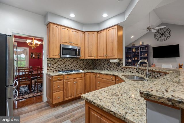 8368 BLOOMING GROVE RD, Glen Rock, PA 17327
