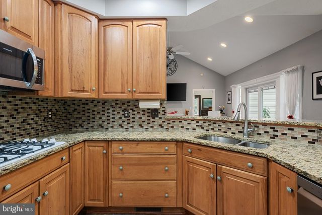 8368 BLOOMING GROVE RD, Glen Rock, PA 17327