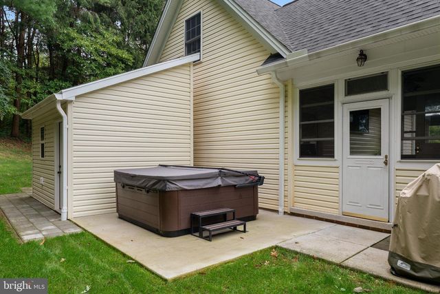 8368 BLOOMING GROVE RD, Glen Rock, PA 17327