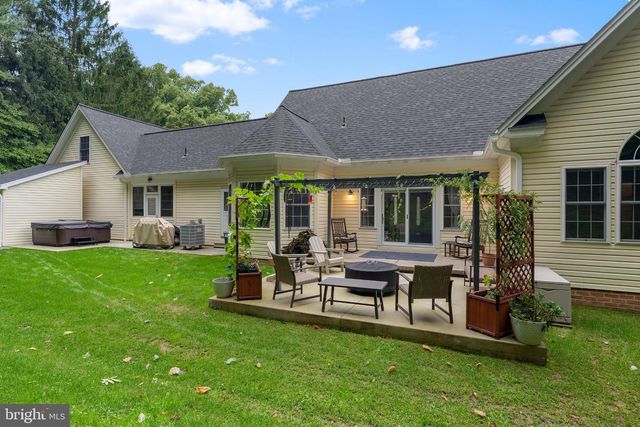 8368 BLOOMING GROVE RD, Glen Rock, PA 17327