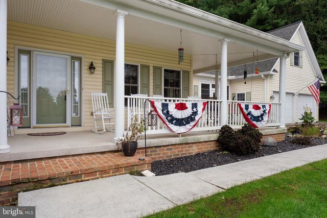 8368 BLOOMING GROVE RD, Glen Rock, PA 17327