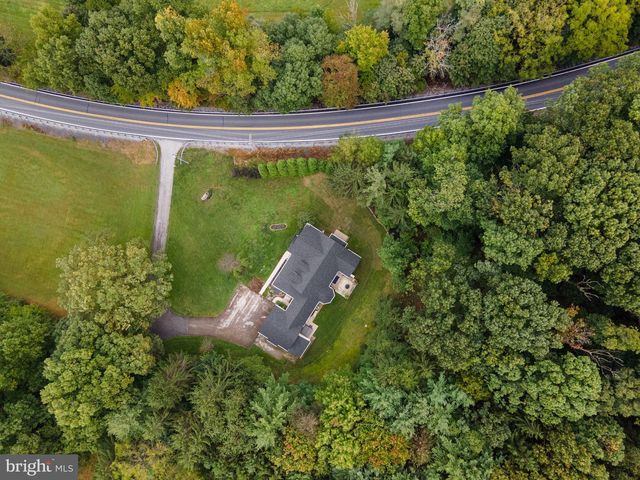 8368 BLOOMING GROVE RD, Glen Rock, PA 17327