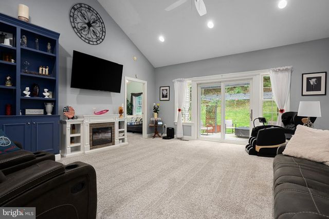 8368 BLOOMING GROVE RD, Glen Rock, PA 17327