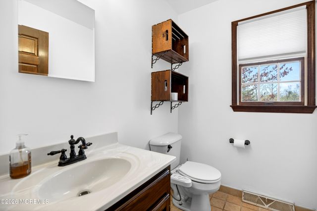98 Jacobstown Road, New Egypt, NJ 08533