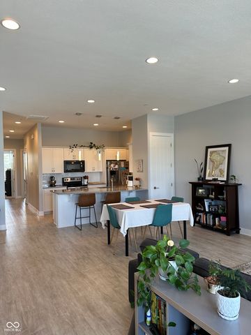 12740 Horseferry Road 201, Carmel, IN 46032