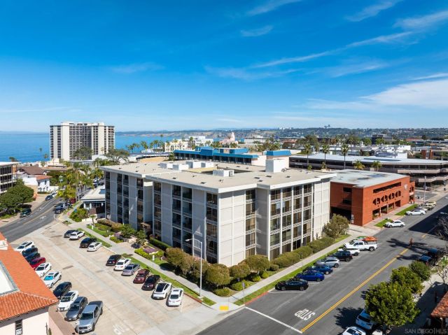 7811 Eads Ave 206, La Jolla, CA 92037