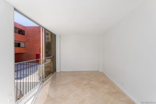 7811 Eads Ave 206, La Jolla, CA 92037