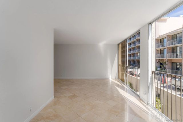 7811 Eads Ave 206, La Jolla, CA 92037
