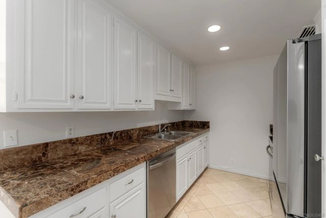 7811 Eads Ave 206, La Jolla, CA 92037