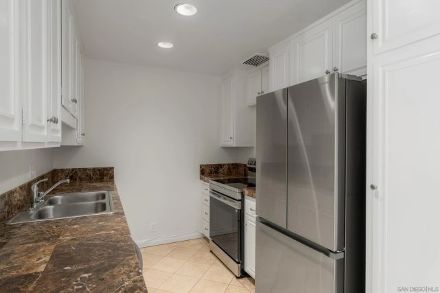 7811 Eads Ave 206, La Jolla, CA 92037