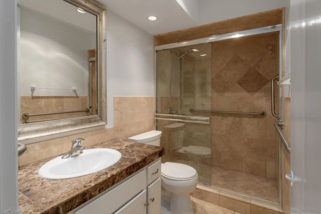 7811 Eads Ave 206, La Jolla, CA 92037
