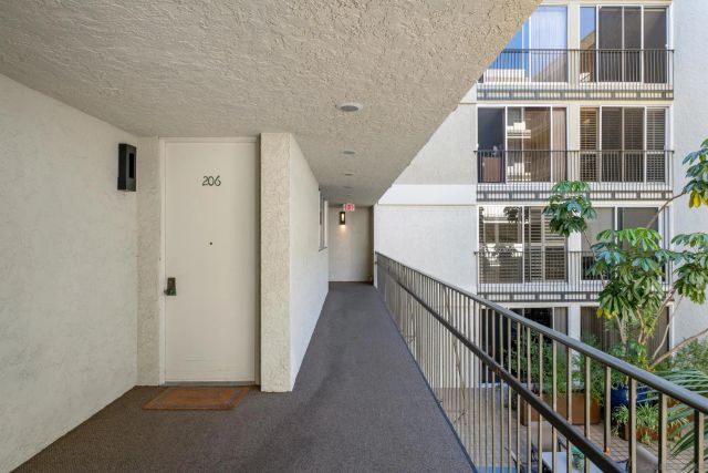 7811 Eads Ave 206, La Jolla, CA 92037