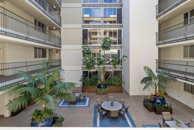 7811 Eads Ave 206, La Jolla, CA 92037